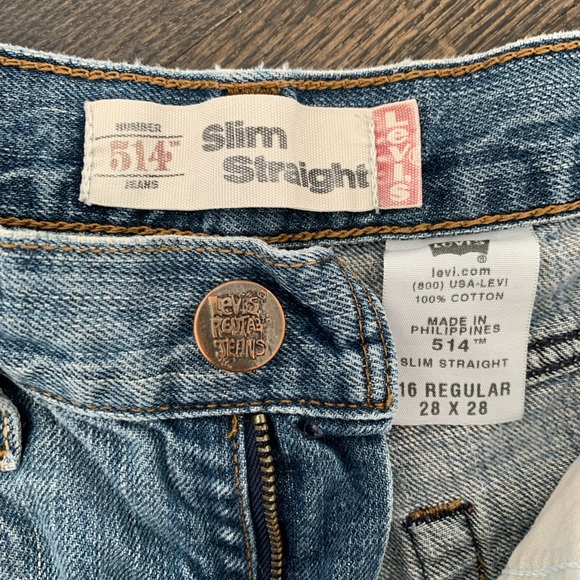 Levi’s denim shorts. Size 24-25. - Picture 7 of 7